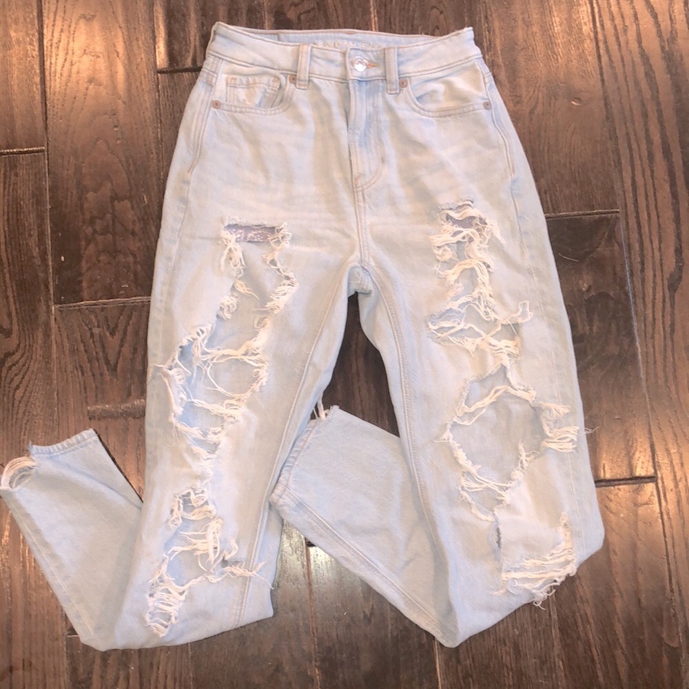 American Eagle MOM jeans size 000 regular distressed light wash